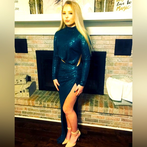 Emerald dress size medium, wore 1X. Like new. - Picture 1 of 1